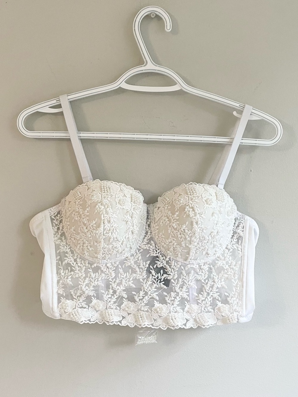 NWT WHITE BUSTIER REMOVABLE STRAPS PEARL ENCRUSTED MESH PADDED UNDERWIRE